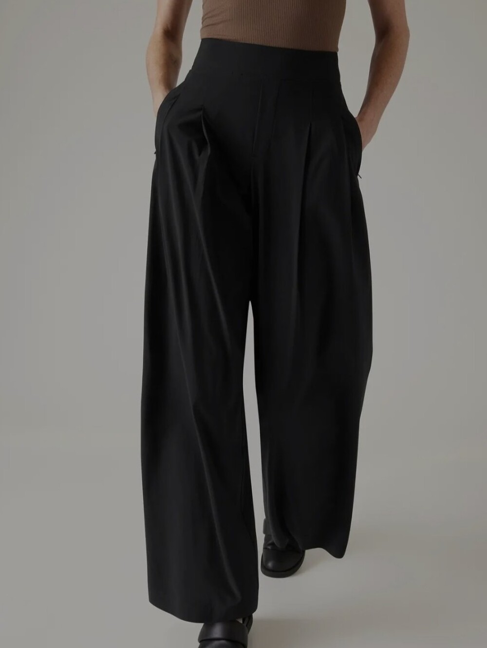 Athleta Brooklyn Heights High Rise Pleated Wide Leg Pants Black 12T Tall